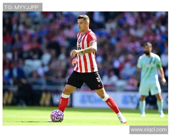 英超争四大战生变！黑马球队桑德兰靠防守反击战术搅乱欧冠资格争夺